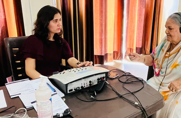 Success Story: सुन पाने की दिक्कतों को क्लियर कर रहा HearClear